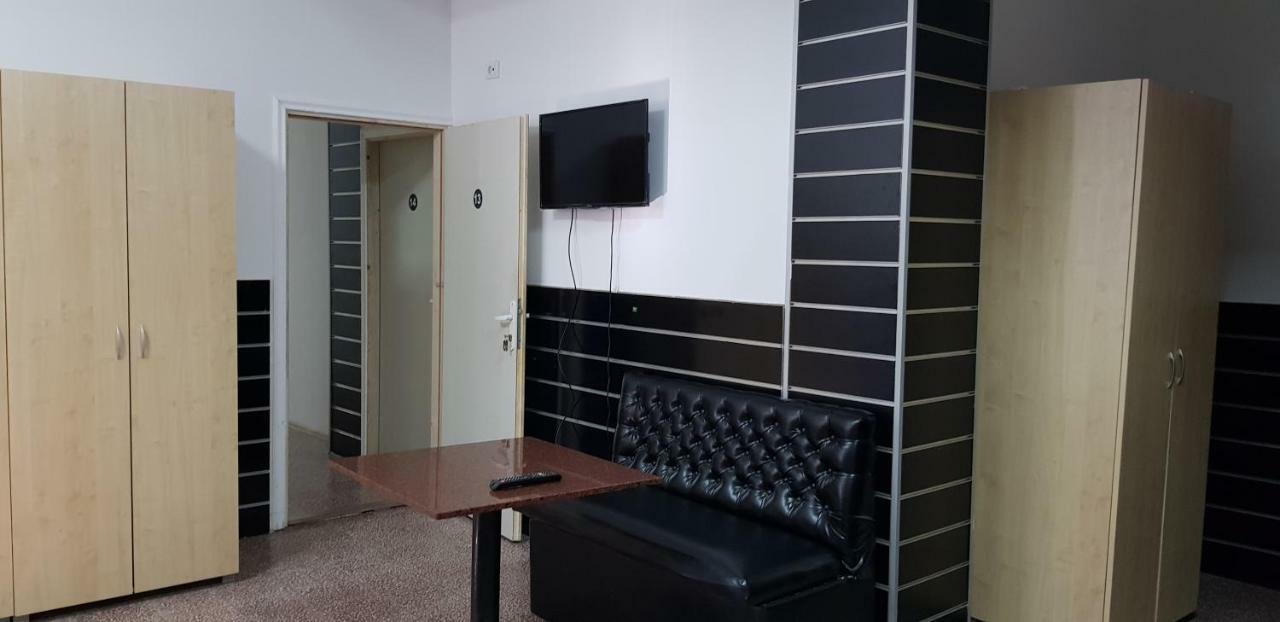 Dnd-X Hotel Pančevo Exterior foto